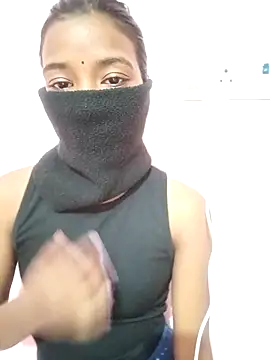 Shivani66 online show from December 14, 3:39 pm