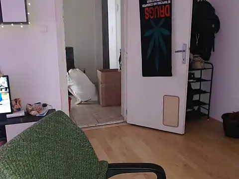 AlienforTwenty online show from December 21, 9:27 am