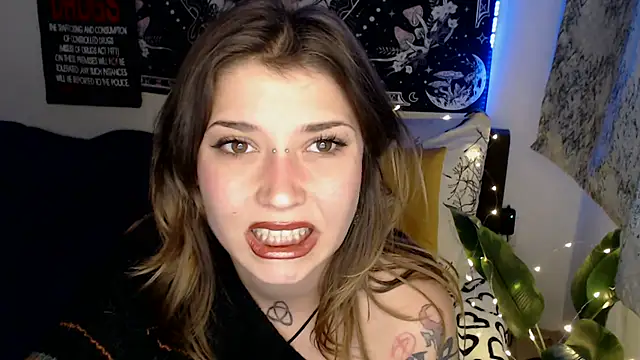 AlienforTwenty online show from February 20, 1:44 pm