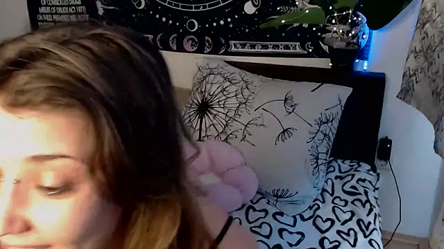 AlienforTwenty online show from March 1, 11:12 am