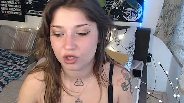 AlienforTwenty online show from March 22, 9:34 am