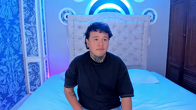 Beele and Evie online show from February 27, 7:58 pm