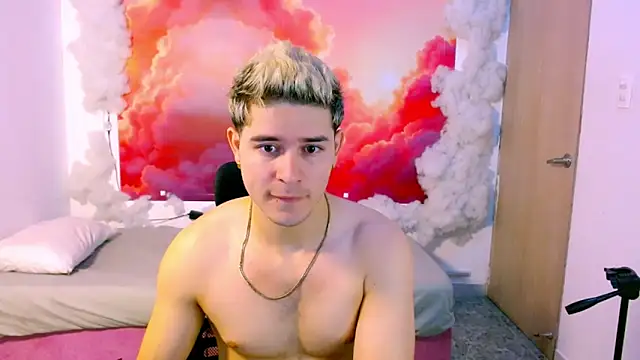 RayanLynxx online show from December 15, 7:18 pm