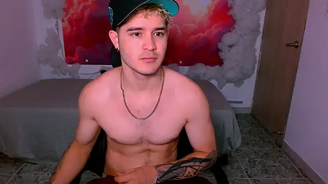 RayanLynxx online show from December 17, 7:09 pm