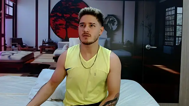 RayanLynxx online show from January 7, 8:33 pm