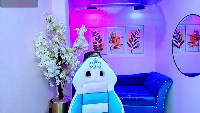 Snapshot of Nina_willyams chatting on February 19, 3:46 am Nina willyams online show from February 19, 3:46 am