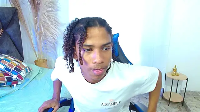 angelll18  online show from December 18, 8:48 pm