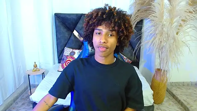 angelll18  online show from February 11, 8:36 pm