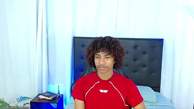 angelll18  online show from February 25, 8:18 pm