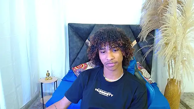 angelll18  online show from March 16, 8:35 pm