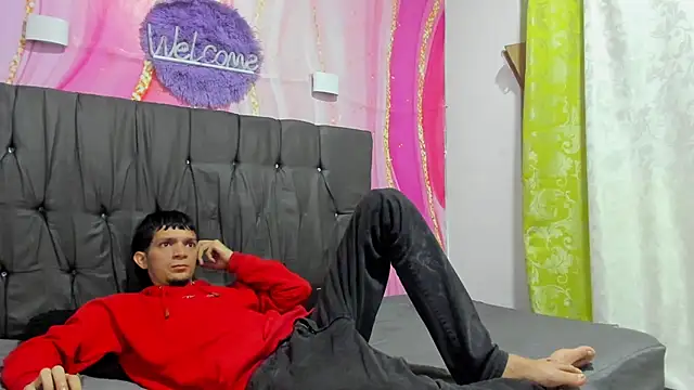 Straight Guy22 online show from January 17, 4:39 am