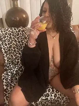 Snapshot of BettyCock chatting on March 19, 2:37 am BettyCock online show from March 19, 2:37 am