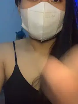 Snapshot of NinaBaby22 chatting on April 19, 4:23 am NinaBaby22 online show from April 19, 4:23 am