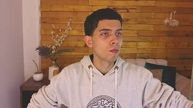 prettyboyy 13 online show from December 18, 3:12 am