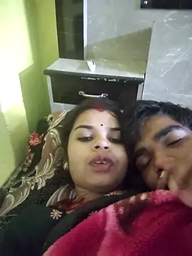 Snapshot of cutee_bhabhi12 chatting on February 7, 3:27 pm cutee bhabhi12 online show from February 7, 3:27 pm