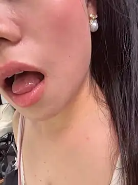 ella-ys online show from March 2, 7:15 am