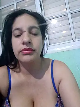 julietaloovee online show from March 1, 2:08 pm