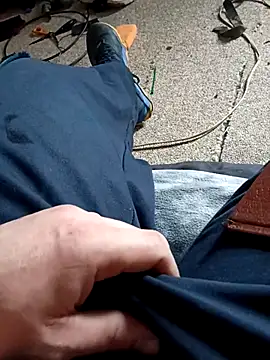 givr6inches online show from March 29, 7:58 pm