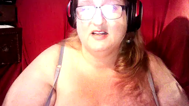 jade-belle online show from December 18, 5:13 am