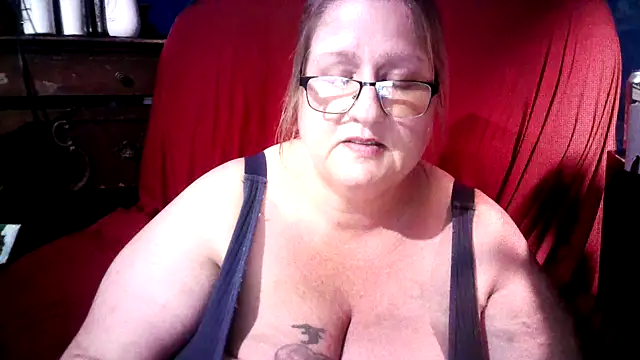 Snapshot of jade-belle chatting on April 29, 8:07 am jade-belle online show from April 29, 8:07 am