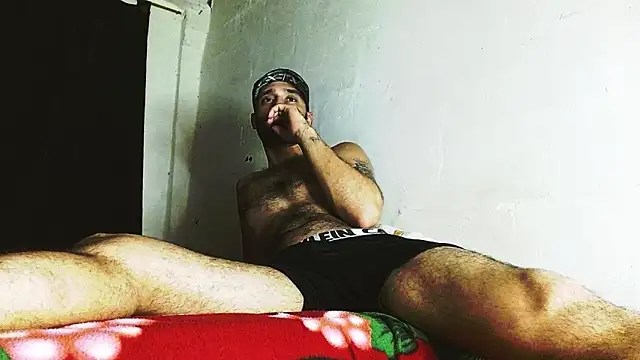 Snapshot of Alex_Flame_ chatting on May 4, 12:17 am Alex Flame online show from May 4, 12:17 am