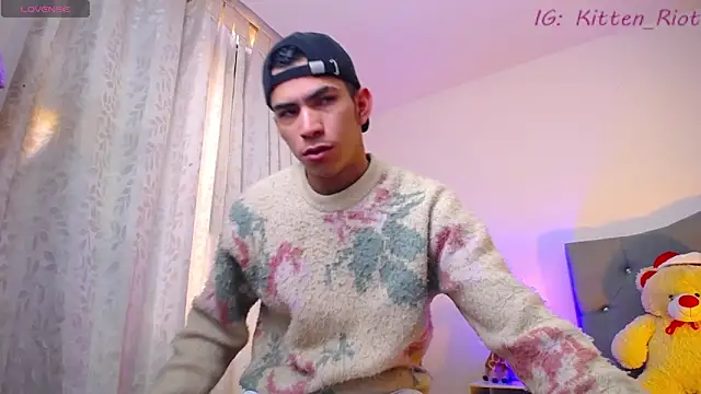 Snapshot of TOMBOYSEXX chatting on December 19, 12:23 pm TOMBOYSEXX online show from December 19, 12:23 pm