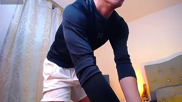 Snapshot of TOMBOYSEXX chatting on January 9, 12:24 am TOMBOYSEXX online show from January 9, 12:24 am