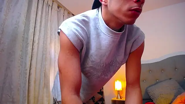 Snapshot of TOMBOYSEXX chatting on January 15, 12:21 pm TOMBOYSEXX online show from January 15, 12:21 pm