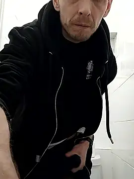 CrookedBunk3527 online show from January 8, 5:21 am