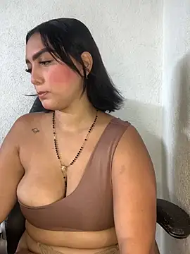 Mia em online show from March 3, 3:40 pm