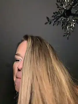 vinique99 online show from February 4, 3:23 am