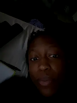 Snapshot of LauraAurora chatting on December 13, 10:26 pm LauraAurora online show from December 13, 10:26 pm