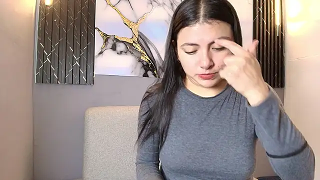 VIOLETA PARKKER online show from January 6, 7:17 pm