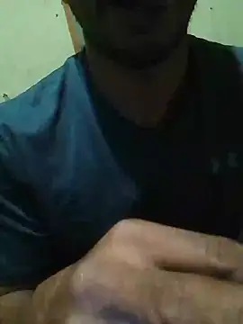 Snapshot of mavyz56 chatting on February 17, 2:30 am mavyz56 online show from February 17, 2:30 am