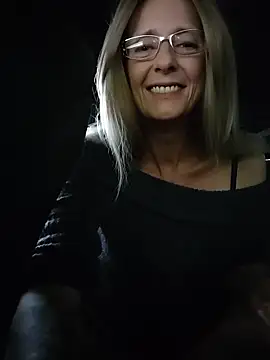 Snapshot of Sacha_Scorp chatting on May 5, 9:06 am Sacha Scorp online show from May 5, 9:06 am