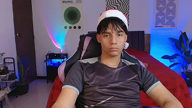 CrisotpherMoretti online show from December 16, 5:18 pm