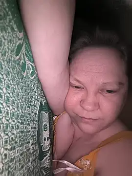 -Queen- online show from February 10, 12:20 pm