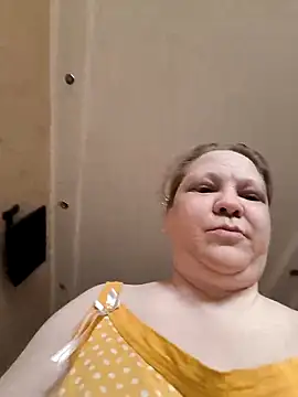 -Queen- online show from February 23, 5:27 am