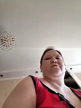 -Queen- online show from February 26, 6:23 am