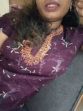Snapshot of tamilsaisree chatting on July 1, 5:12 pm tamilsaisree online show from July 1, 5:12 pm