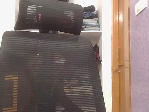 its me love9951 online show from April 22, 3:24 pm