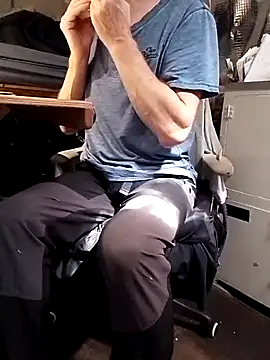 Quebec46 online show from April 23, 1:24 pm