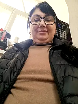 Snapshot of MariSwan222 chatting on April 19, 8:13 am MariSwan222 online show from April 19, 8:13 am