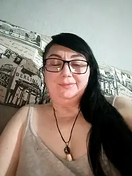 Snapshot of MariSwan222 chatting on April 20, 8:21 pm MariSwan222 online show from April 20, 8:21 pm