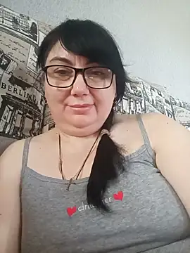 Snapshot of MariSwan222 chatting on April 28, 8:52 am MariSwan222 online show from April 28, 8:52 am