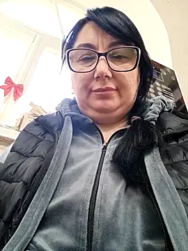 Snapshot of MariSwan222 chatting on May 1, 7:57 am MariSwan222 online show from May 1, 7:57 am