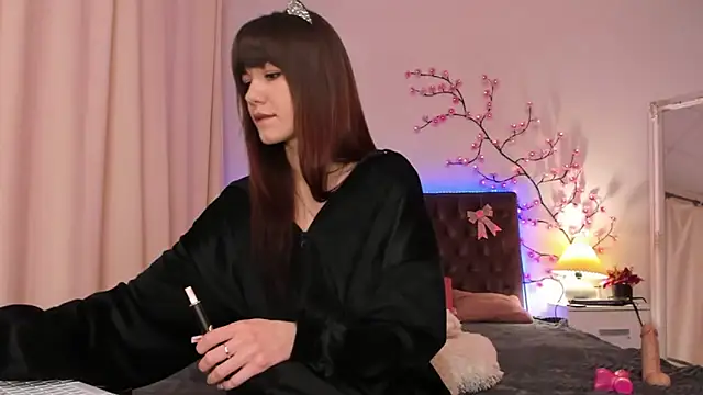 MilanaHotts online show from March 19, 6:17 am