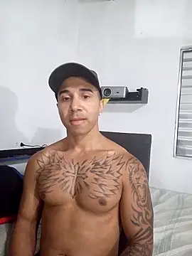 Snapshot of Felipe4848 chatting on April 1, 1:06 am Felipe4848 online show from April 1, 1:06 am