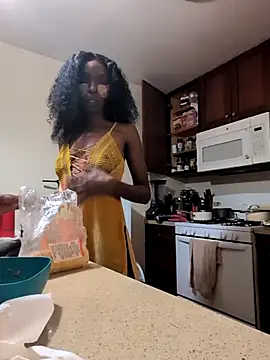 Snapshot of DevineBLK8 chatting on January 12, 1:44 am DevineBLK8 online show from January 12, 1:44 am