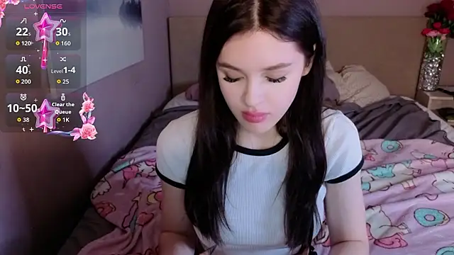 Snapshot of Holly__Bush chatting on February 23, 3:42 pm Holly Bush online show from February 23, 3:42 pm